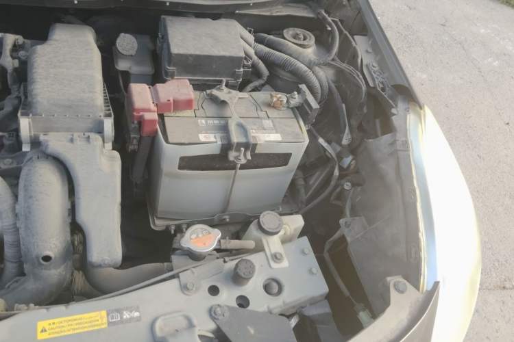 Used Nissan Sunny 2011 1.5XE Manual Comfort Edition Engine Bay Left