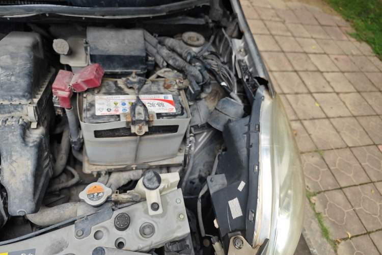 Used Nissan Sunny 2011 1.5XE Manual Comfort Edition Engine Bay Left