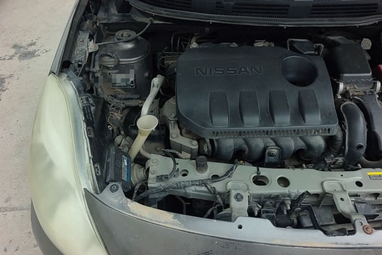 Used Nissan Sunny 2011 1.5XV CVT Deluxe Edition Engine Bay Right
