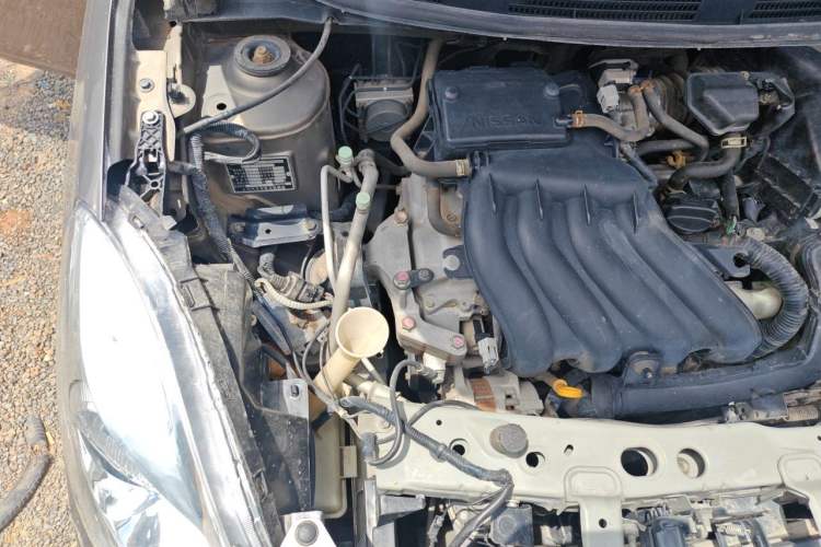 Used Nissan Sunny 2011 1.5XE Manual Comfort Edition Engine Bay Right