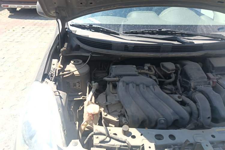 Used Nissan Sunny 2011 1.5XE CVT Comfort Edition Engine Bay Right