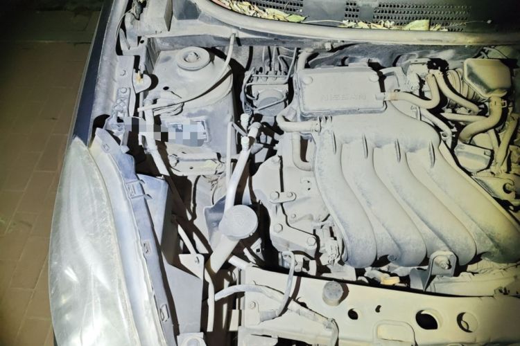 Used Nissan Sunny 2011 1.5XE Manual Comfort Edition Engine Bay Right