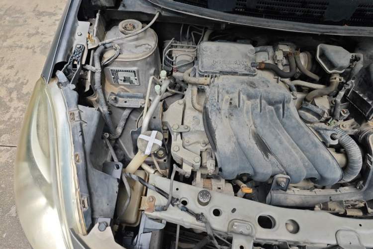 Used Nissan Sunny 2011 1.5XE Manual Comfort Edition Engine Bay Right