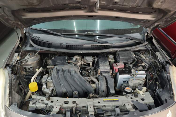Used Nissan Sunny 2011 1.5XE CVT Comfort Edition Engine Bay