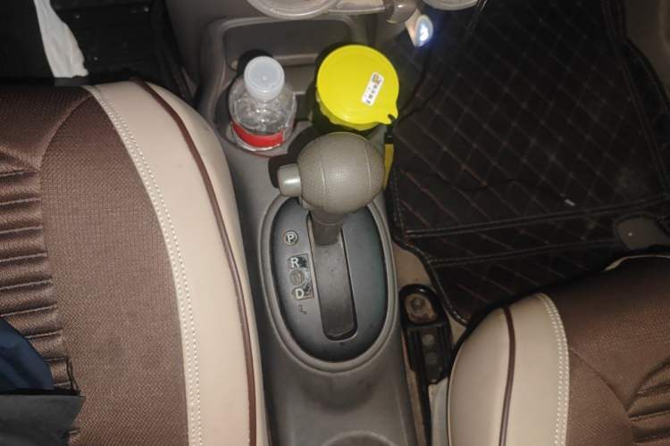 Used Nissan Sunny 2011 1.5XE CVT Comfort Edition Gear Lever