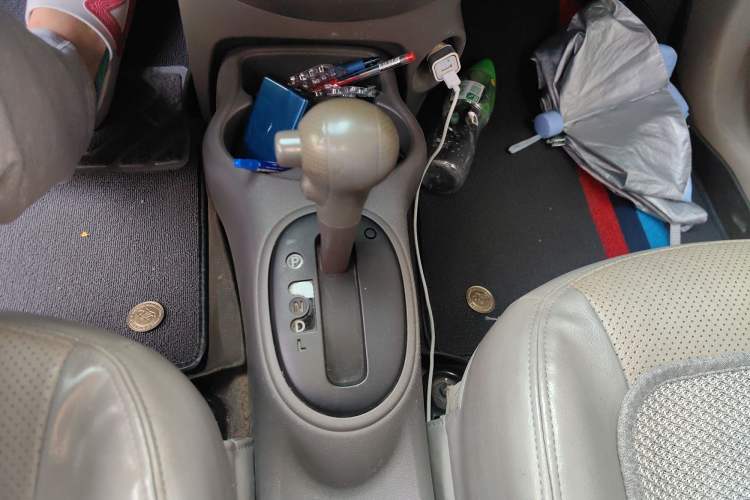 Used Nissan Sunny 2011 1.5XE CVT Comfort Edition Gear Lever
