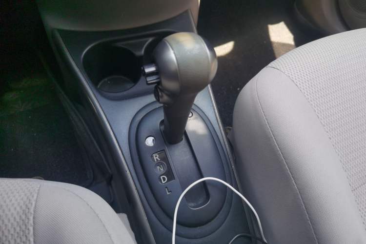 Used Nissan Sunny 2011 1.5XL CVT Luxury Edition Gear Lever