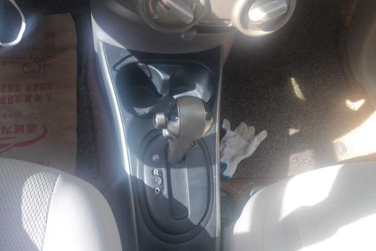 Used Nissan Sunny 2011 1.5XL CVT Luxury Edition Gear Lever
