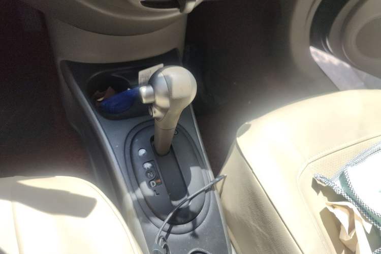 Used Nissan Sunny 2011 1.5XL CVT Luxury Edition Gear Lever