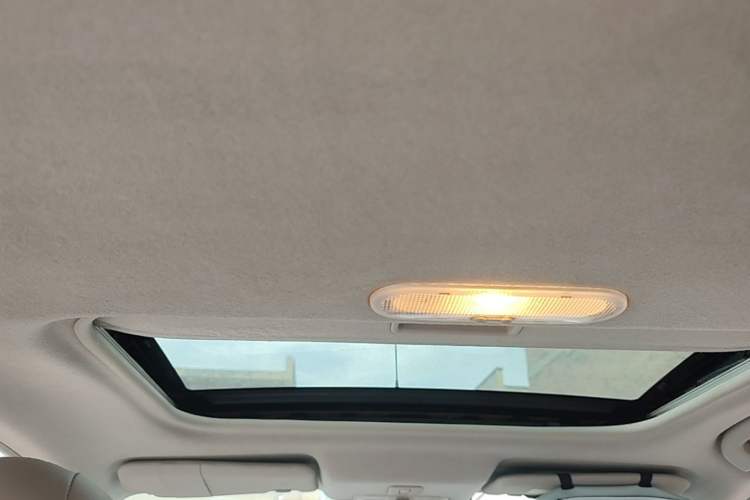 Used Nissan Sunny 2011 1.5XV CVT Deluxe Edition Headliner
