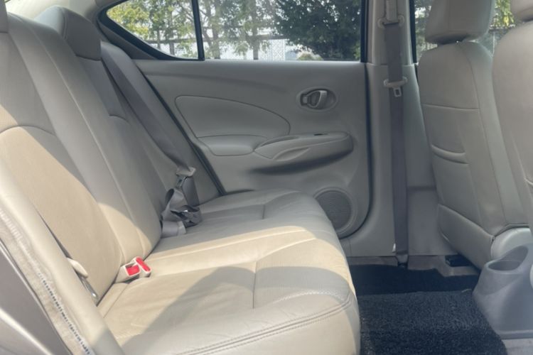 Used Nissan Sunny 2011 1.5XE CVT Comfort Edition Interior 2