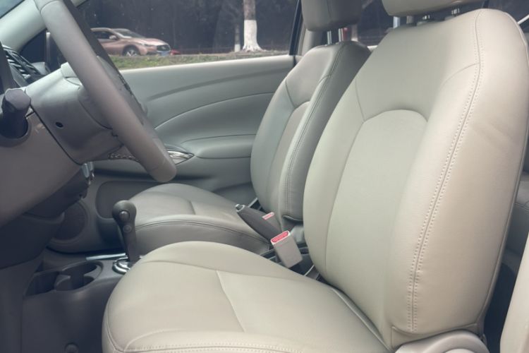 Used Nissan Sunny 2011 1.5XE CVT Comfort Edition Interior 3