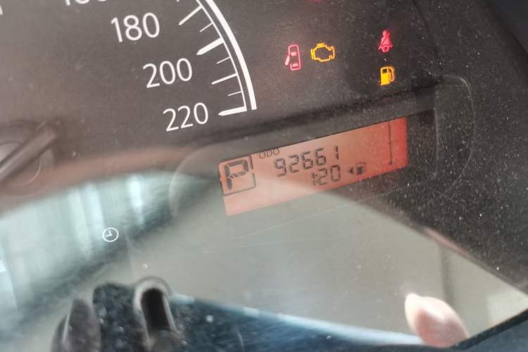 Used Nissan Sunny 2011 1.5XE CVT Comfort Edition Odometer Close Up
