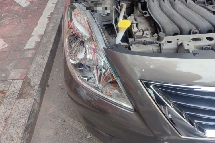 Used Nissan Sunny 2011 1.5XE CVT Comfort Edition Right Front Headlight