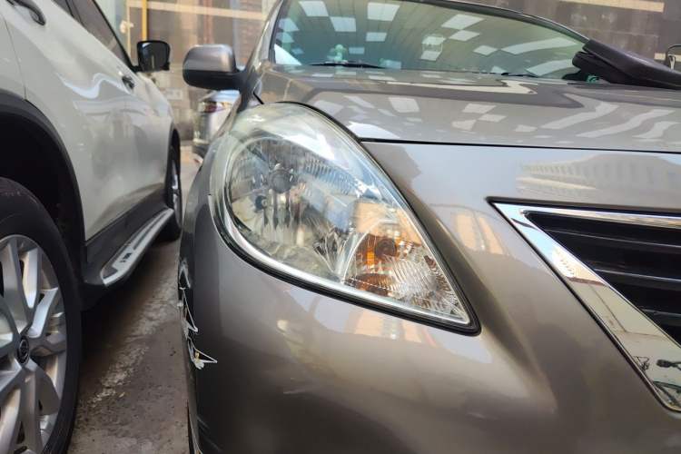 Used Nissan Sunny 2011 1.5XE CVT Comfort Edition Right Front Headlight