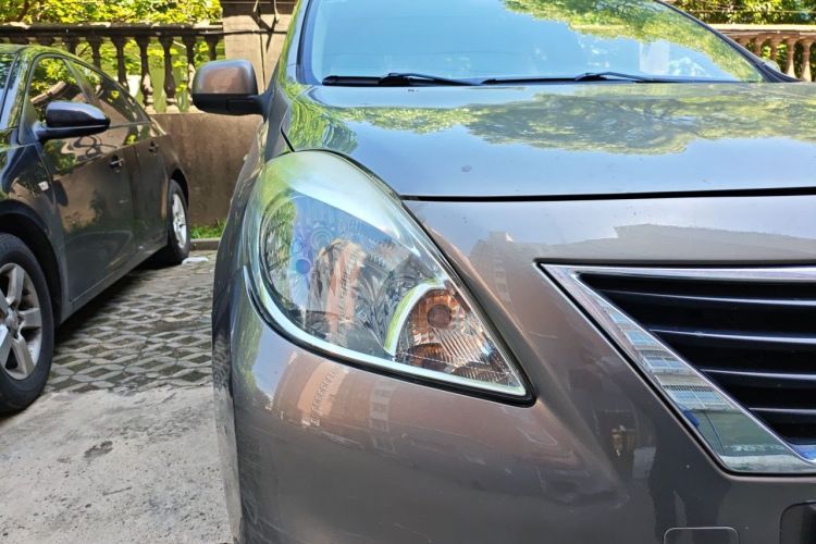 Used Nissan Sunny 2011 1.5XL Manual Deluxe Edition Right Front Headlight