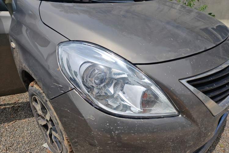 Used Nissan Sunny 2011 1.5XE Manual Comfort Edition Right Front Headlight