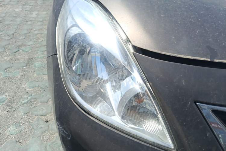 Used Nissan Sunny 2011 1.5XE CVT Comfort Edition Right Front Headlight
