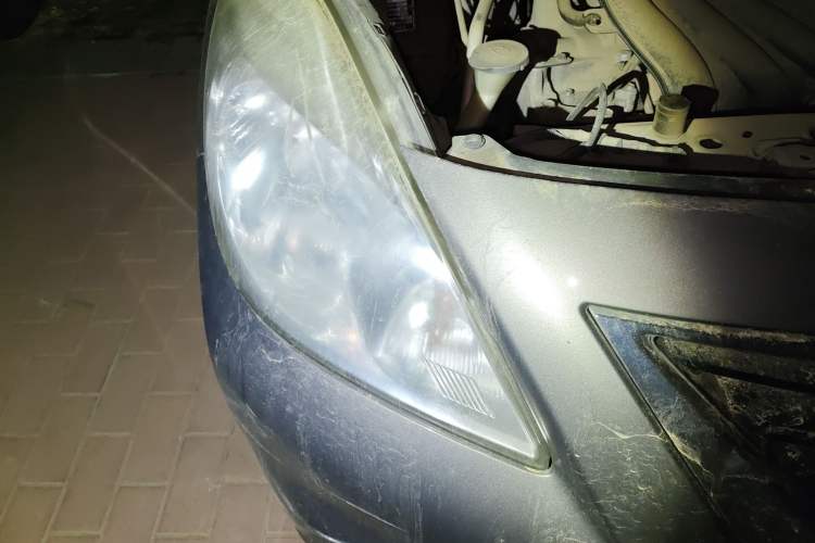 Used Nissan Sunny 2011 1.5XE Manual Comfort Edition Right Front Headlight