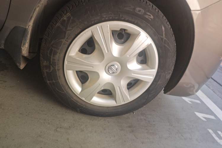 Used Nissan Sunny 2011 1.5XE CVT Comfort Edition Right Front Wheel Hub