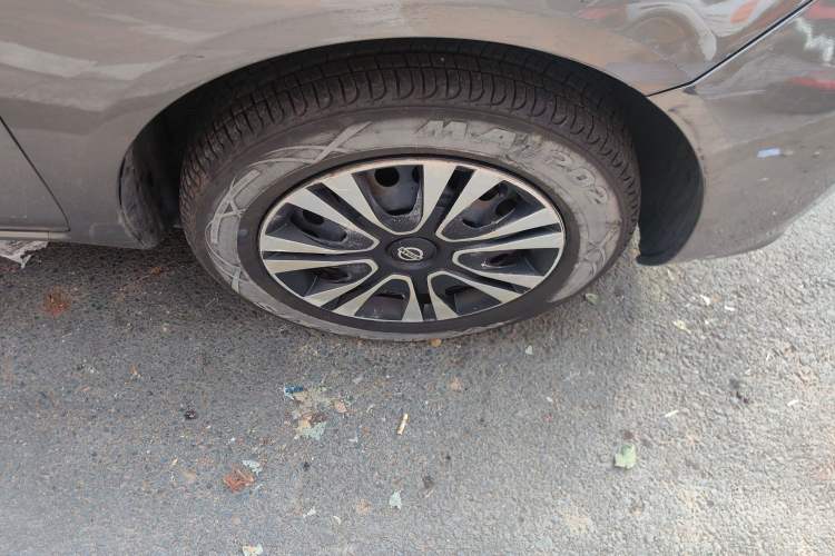 Used Nissan Sunny 2011 1.5XE CVT Comfort Edition Right Front Wheel Hub