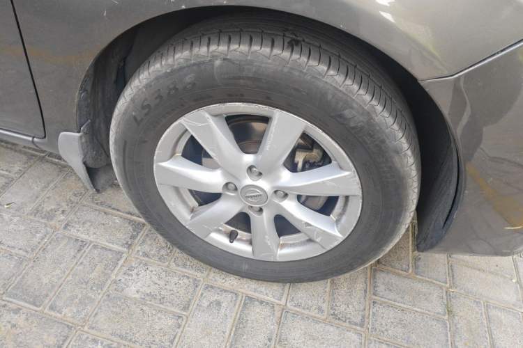Used Nissan Sunny 2011 1.5XL CVT Luxury Edition Right Front Wheel Hub