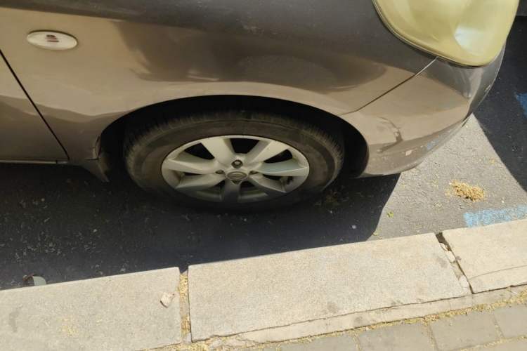 Used Nissan Sunny 2011 1.5XL CVT Luxury Edition Right Front Wheel Hub