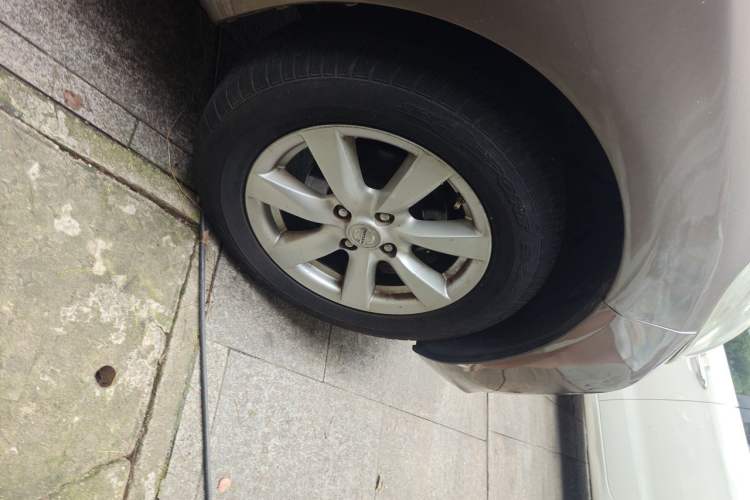 Used Nissan Sunny 2011 1.5XL CVT Luxury Edition Right Front Wheel Hub