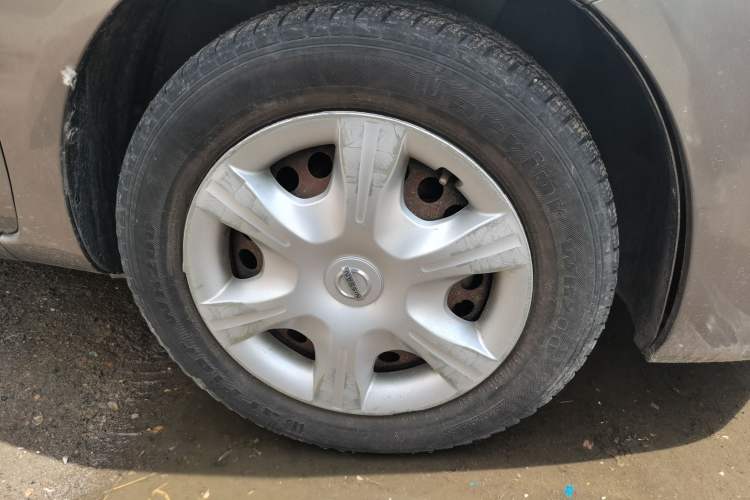 Used Nissan Sunny 2011 1.5XE CVT Comfort Edition Right Front Wheel Hub