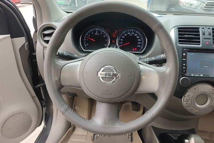 Used Nissan Sunny 2011 1.5XV CVT Deluxe Edition Steering Wheel