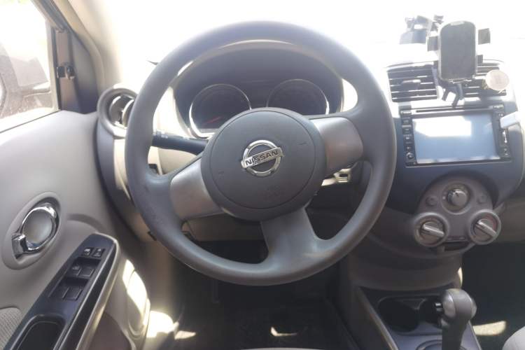 Used Nissan Sunny 2011 1.5XL CVT Luxury Edition Steering Wheel
