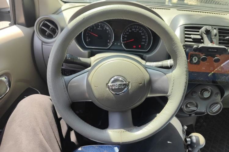 Used Nissan Sunny 2011 1.5XL CVT Luxury Edition Steering Wheel