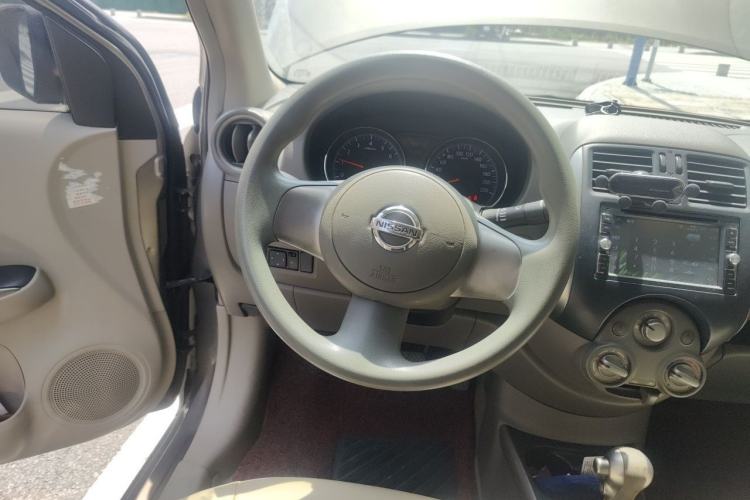 Used Nissan Sunny 2011 1.5XL CVT Luxury Edition Steering Wheel