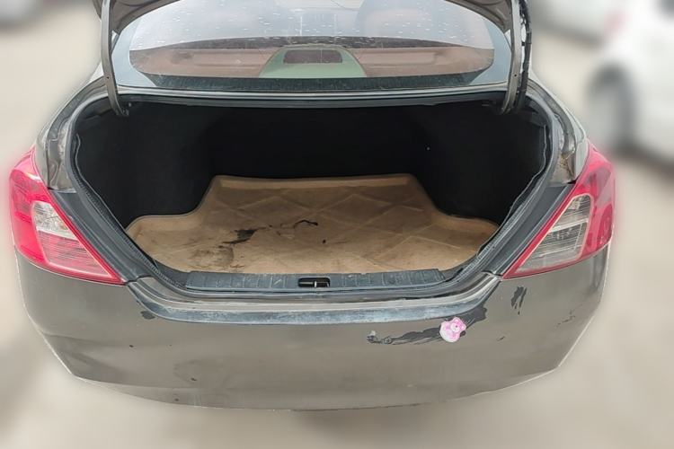 Used Nissan Sunny 2011 1.5XV CVT Deluxe Edition Trunk