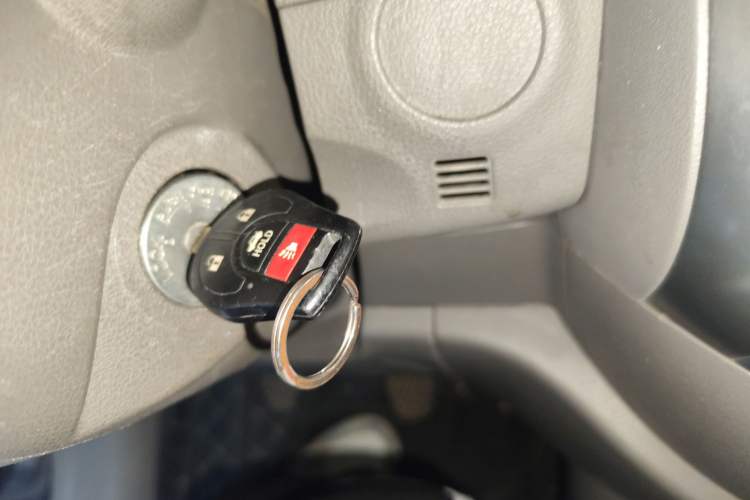 Used Nissan Sunny 2011 1.5XE Manual Comfort Edition Vehicle Key