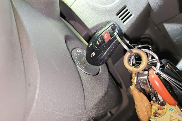 Used Nissan Sunny 2011 1.5XE Manual Comfort Edition Vehicle Key
