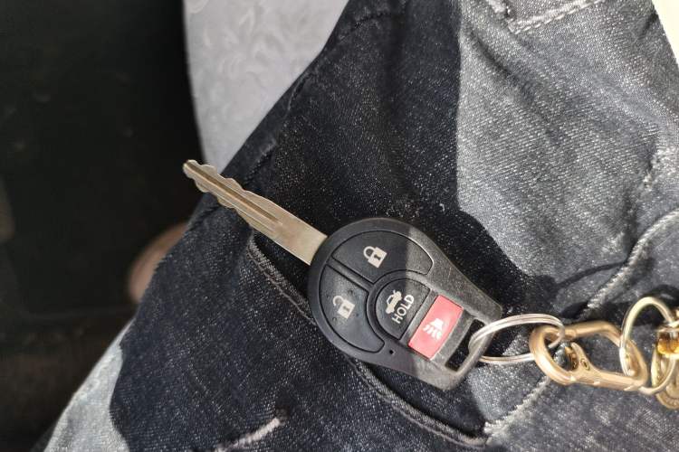Used Nissan Sunny 2011 1.5XE CVT Comfort Edition Vehicle Key