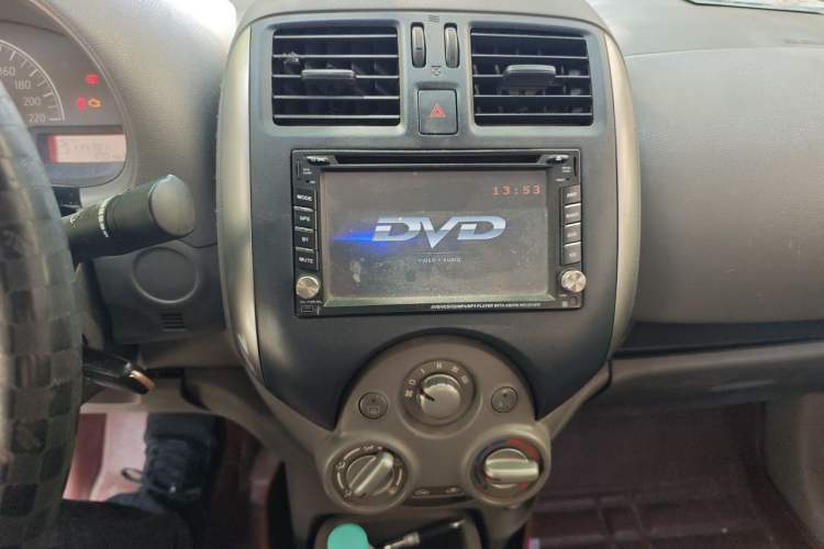 Used Nissan Sunny 2011 1.5XE CVT Comfort Edition Audio And AC Panel