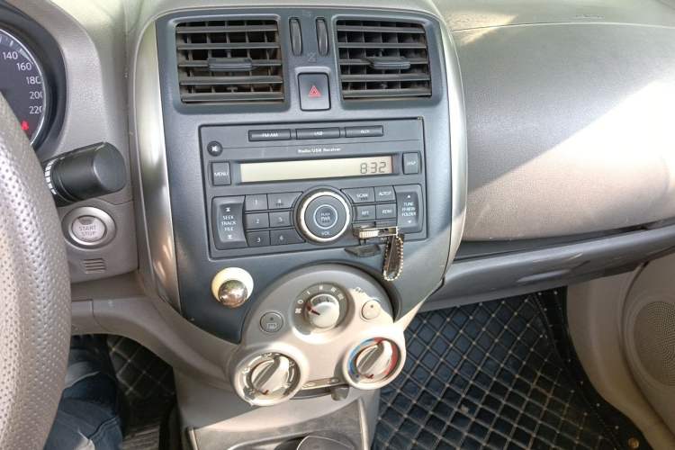 Used Nissan Sunny 2011 1.5XL Manual Deluxe Edition Audio And AC Panel
