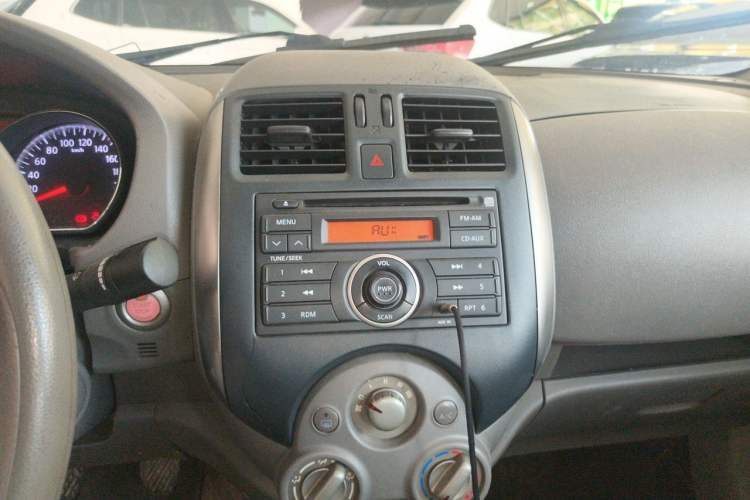Used Nissan Sunny 2011 1.5XL Manual Deluxe Edition Audio And AC Panel