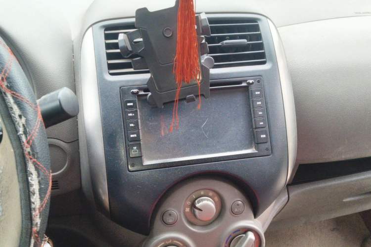 Used Nissan Sunny 2011 1.5XE Manual Comfort Edition Audio And AC Panel