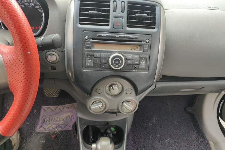 Used Nissan Sunny 2011 1.5XL CVT Luxury Edition Audio And AC Panel
