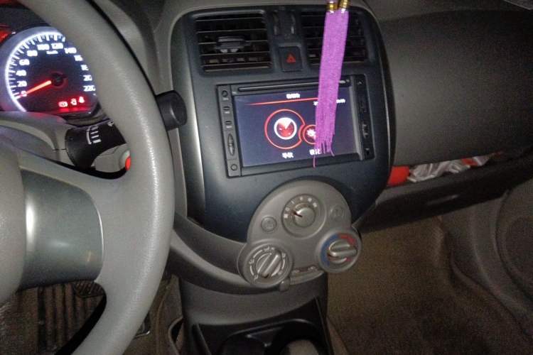 Used Nissan Sunny 2011 1.5XL CVT Luxury Edition Audio And AC Panel