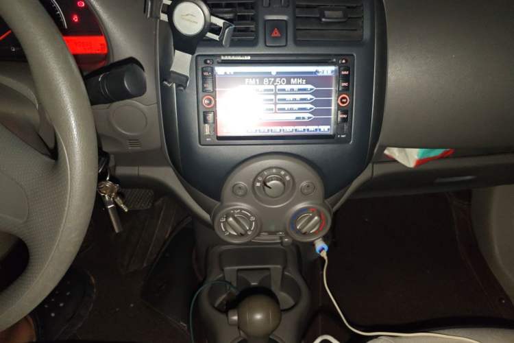 Used Nissan Sunny 2011 1.5XE CVT Comfort Edition Audio And AC Panel