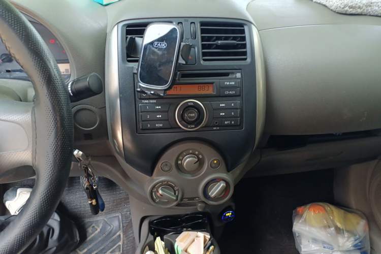Used Nissan Sunny 2011 1.5XE Manual Comfort Edition Audio And AC Panel