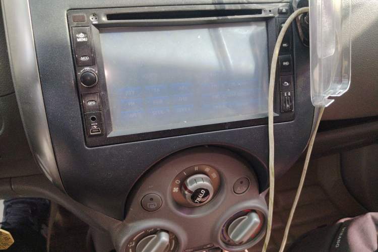 Used Nissan Sunny 2011 1.5XE CVT Comfort Edition Audio And AC Panel