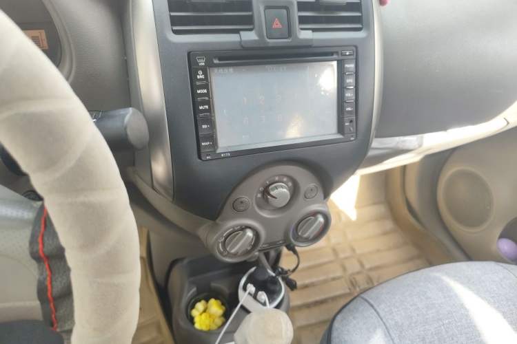 Used Nissan Sunny 2011 1.5XE CVT Comfort Edition Audio And AC Panel
