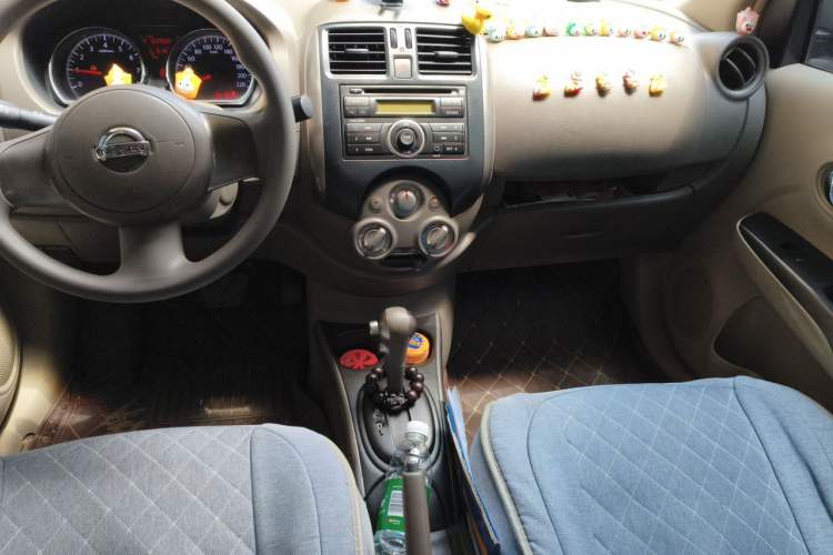 Used Nissan Sunny 2011 1.5XL CVT Luxury Edition Audio And AC Panel
