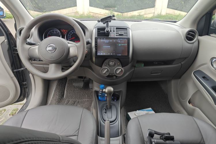 Used Nissan Sunny 2011 1.5XL CVT Luxury Edition Center Console