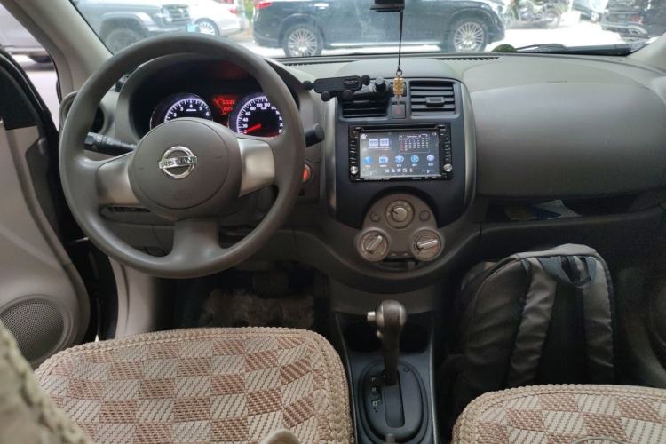 Used Nissan Sunny 2011 1.5XL CVT Luxury Edition Center Console